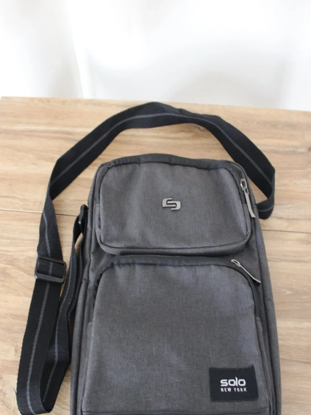 Solo New York Gray Crossbody Computer Messenger Bag